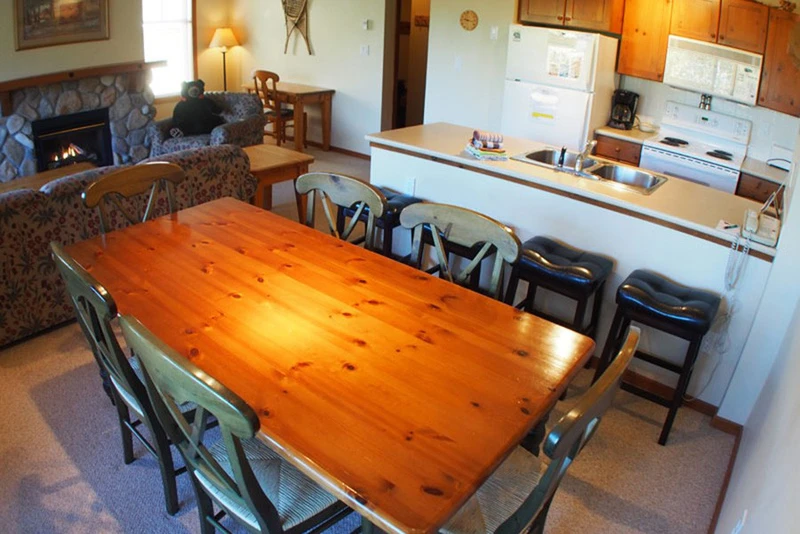 5d1dd08fd44cfsun peaks condos forest trails 2 bedroom kitchen diner 1