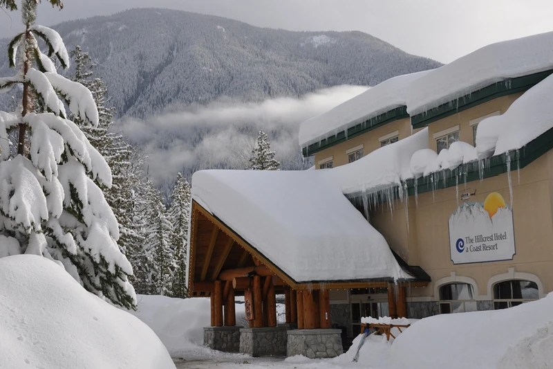 The Hillcrest Hotel Exterior