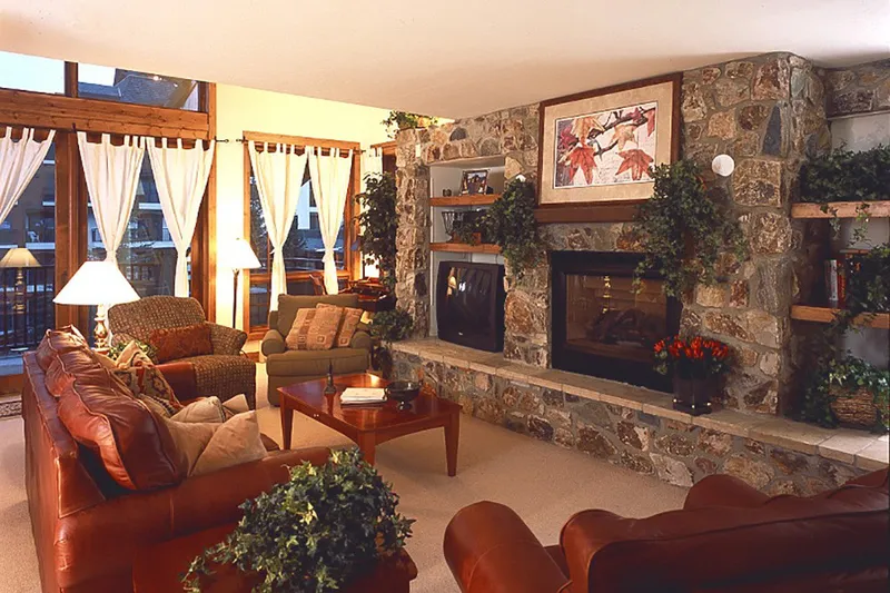 5d1dd12206c8dantlers 4 bedroom