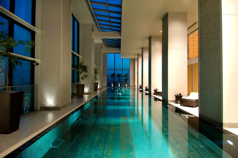 Conrad Tokyo Pool