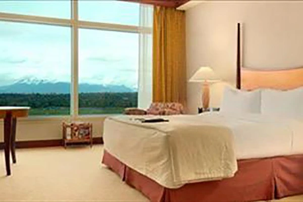 5d1dd137c14f5fairmont vancouver airport gold room