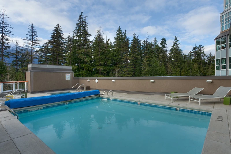 Le Chamois Swimming Pool