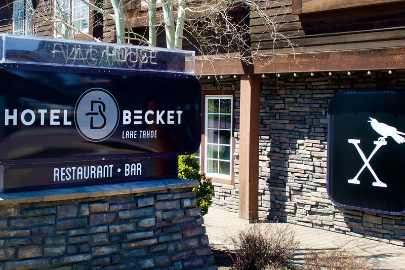 Hotel Becket - Entrance Sign