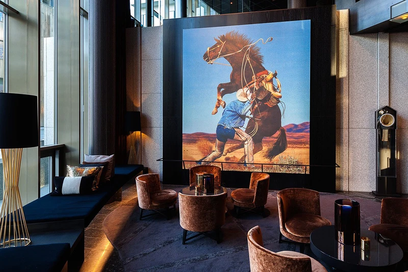 5d1dd1af8cc72the thief reception painting