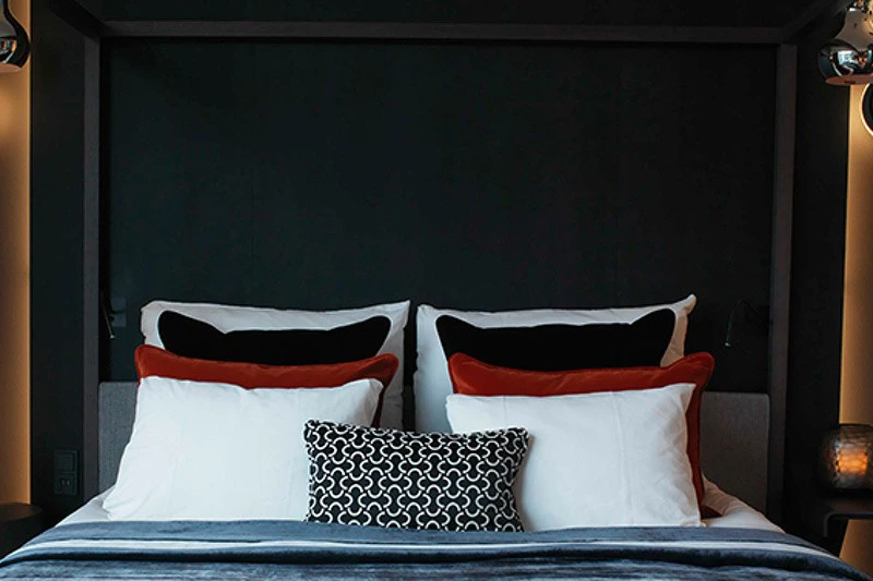 5d1dd1b27b094the thief junior suite