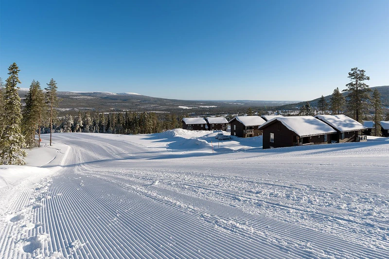 5d1dd20e1276fpistbyn from the slopes