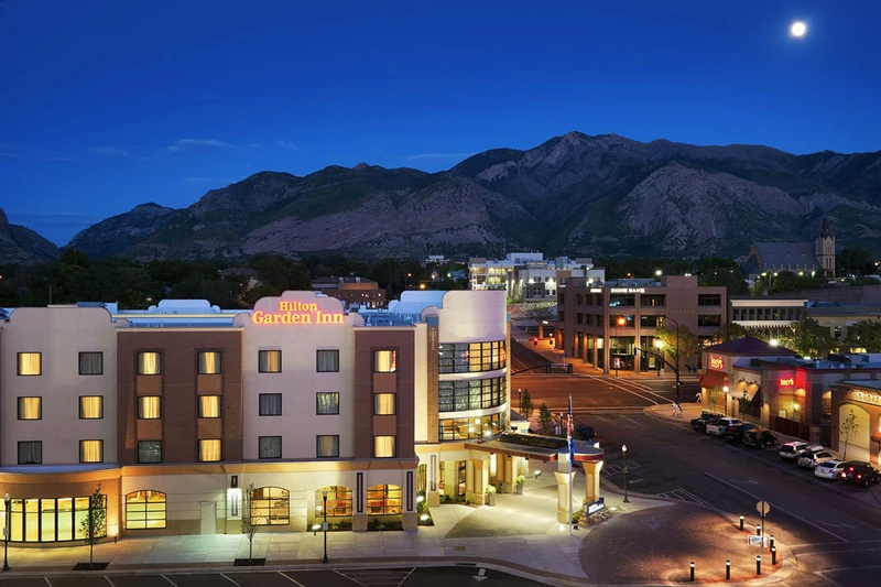 hilton-garden-inn-exterior