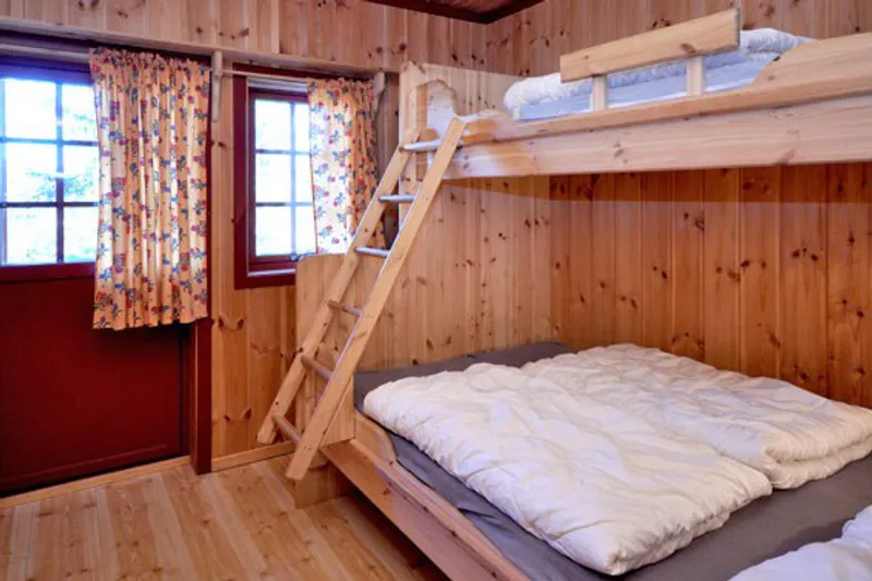 5d1dd23177befsolbjornlia three bed room