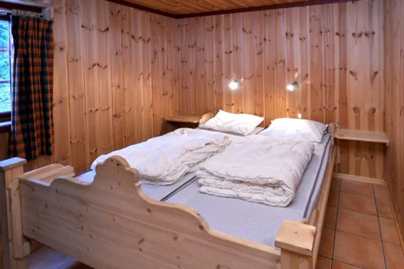 5d1dd231db7d4solbjornlia five bed room