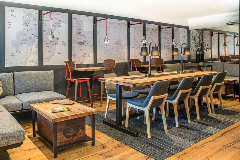 Mountain Modern Hotel - Lobby Seating