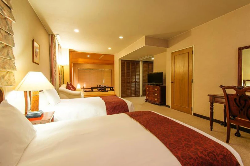 5d1dd2d04ea60hakuba mominoki hotel western suite room