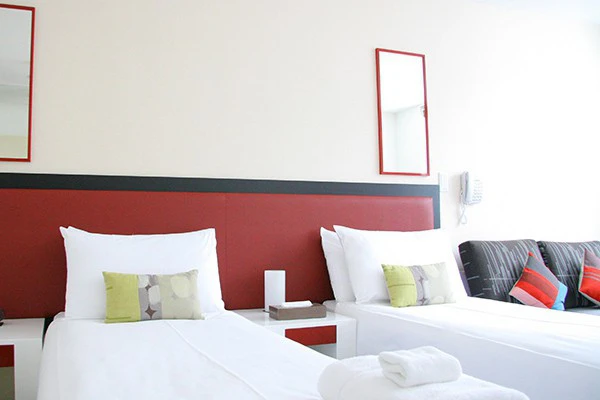 5d1dd2d75bba5youtei tracks niseko two bed bedroom