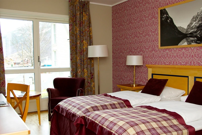 5d1dd35303372fretheim hotel standard room balcony