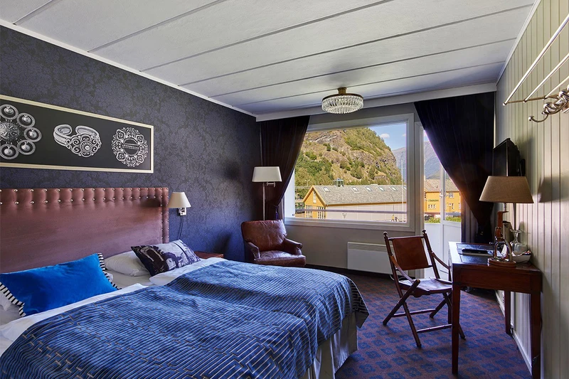 5d1dd354a1c69fretheim hotel america room