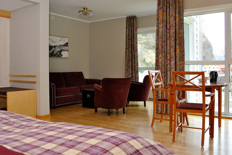 5d1dd35640352fretheim hotel junior suite