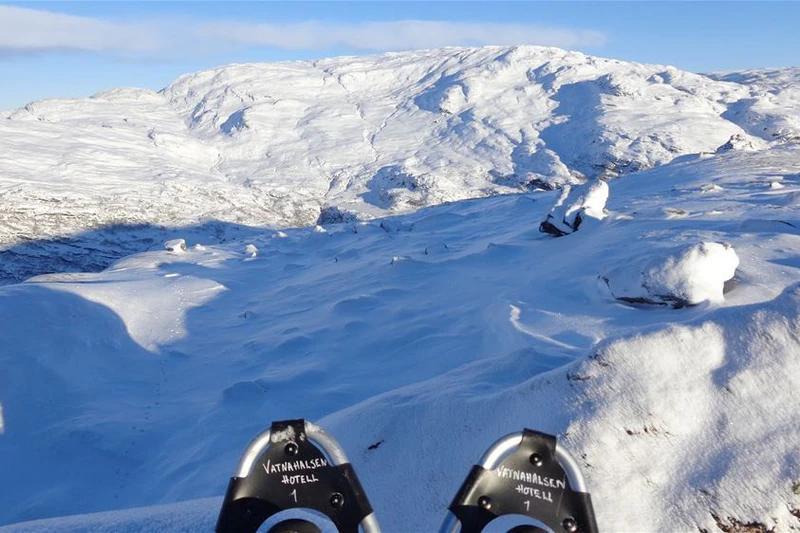 Vatnahalsen Høyfjellshotell Snowshoeing