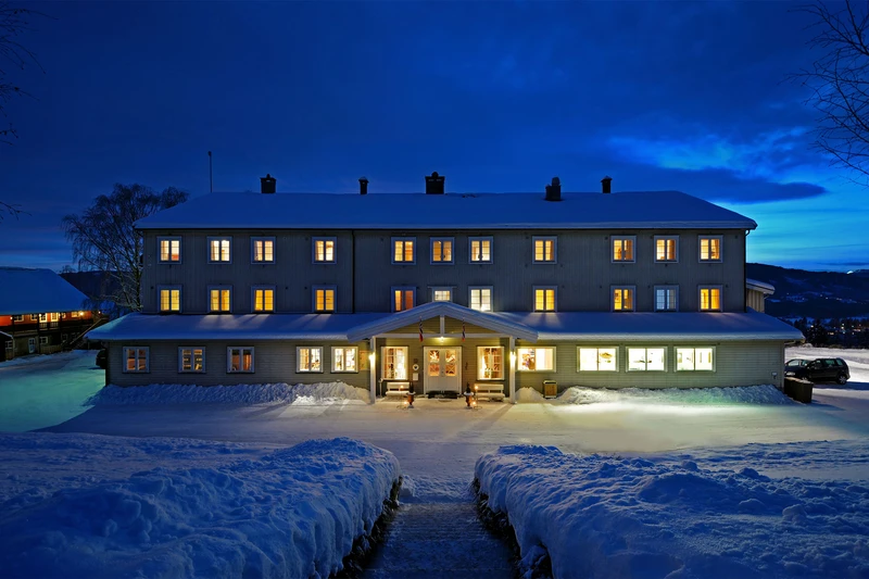 Nermo Hotel Exterior Night