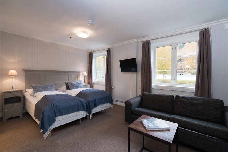 5d1dd39f3c528nermo hotel junior suite