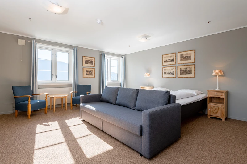 5d1dd3a04a2canermo hotel family room