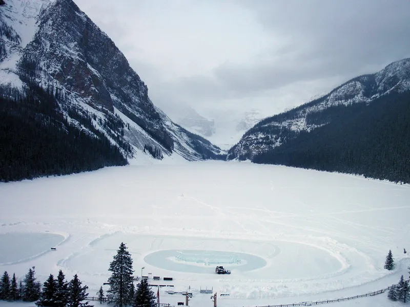 5d1de68b84af8vicky claire lake louise