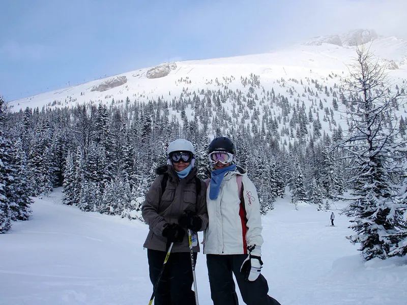 5d1de68da99ebvicky and claire in sunshine village