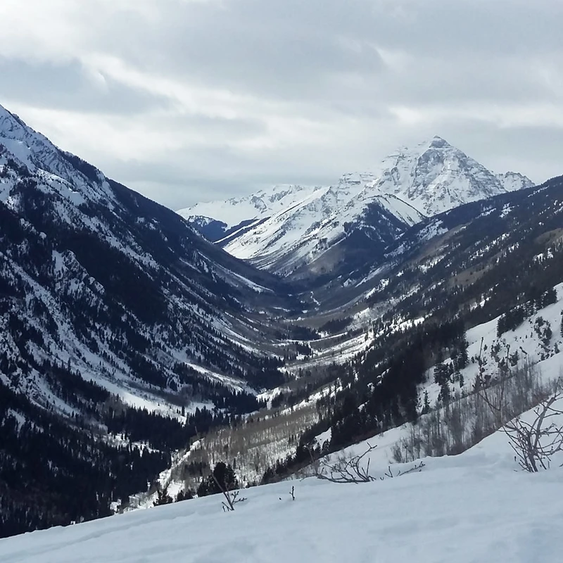 5d1de6b5129eeaspen square