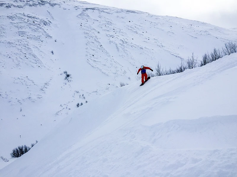 5d1de6c70b279sam boarding bjorkliden