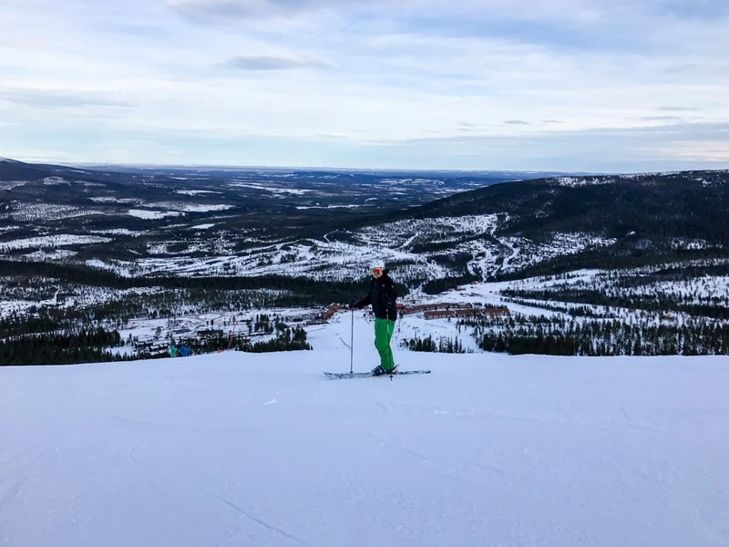 5d1de6dc17387andy empty pistes