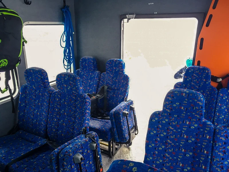 5d1de731b645cniseko weiss inside the cat