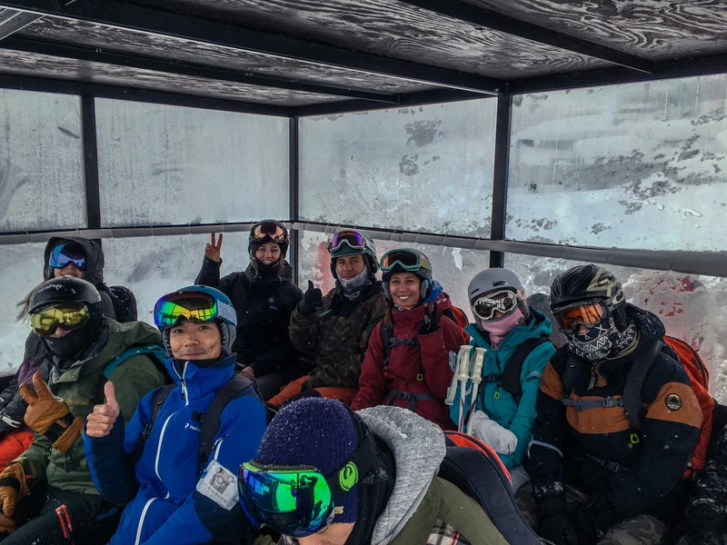 5d1de741e6457chisenupuri cat skiing cabin