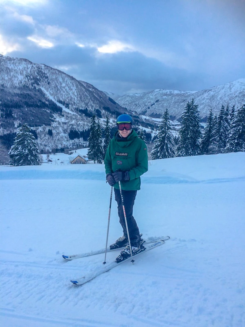 5d1de74f19c37ross myrkdalen 1