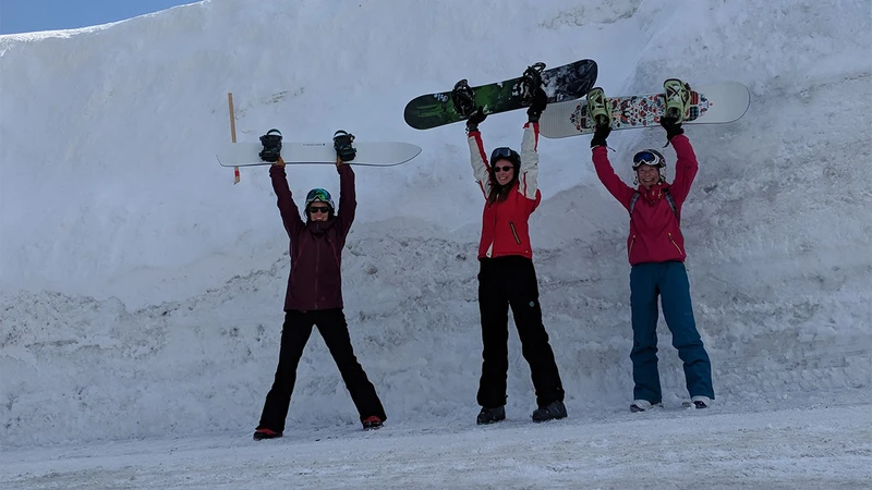 Myoko Big Snowpack - Andrea, Victoria, Vicky