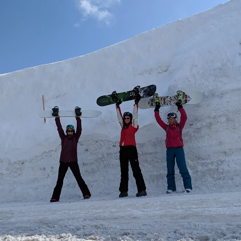 5d1de76e85041myoko snowpack