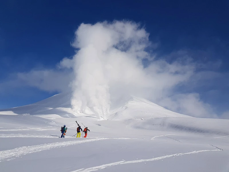 Mt Asahidake Plumes © Nicholas McMillan