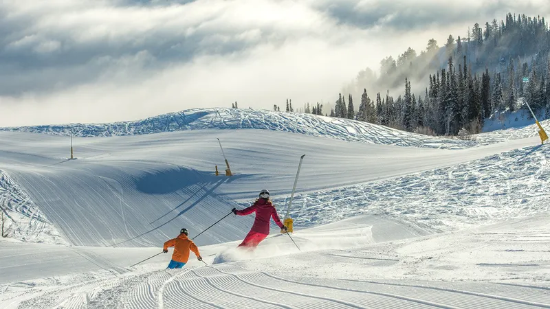 5d1de7c80be0csnowbasin groomer skiing strawberry area photographer brian smyer 2100x1181 ee66b496 9bff 4baa a267 64f5bd8940a5