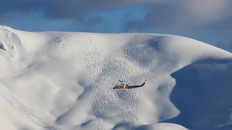 5d25ebdb6557eheli lines credit purcell heli skiing