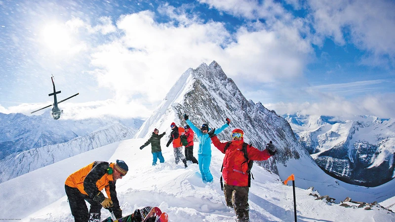 Panorama Heli Skiing Mountain Top © Panorama Mountain Resort