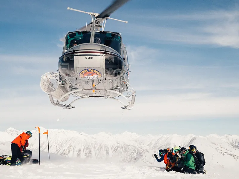 Selkirk Tangiers Heli Skiers © Alain Sleigher