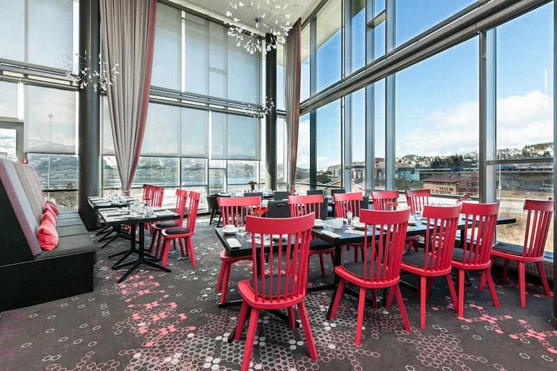 5d358072a5102scandic narvik restaurant view min