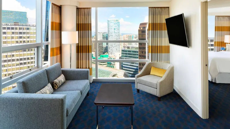 5d4c24e2c73ee Sheraton Vancouver Wall Centre Club Level One Bedroom Suite