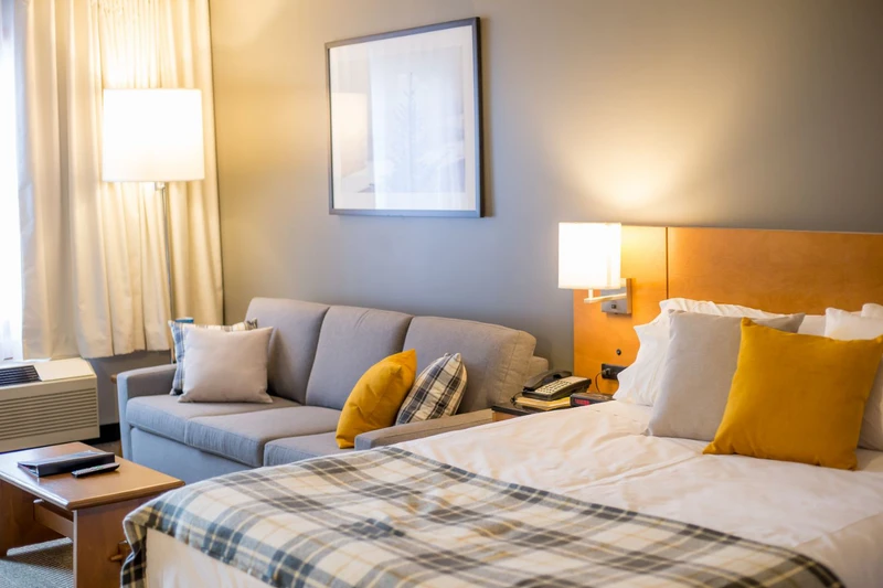 5d4d6ca1d91a2 Lodge de la Montagne Hotel Room Queen Sofa Bed 3 min