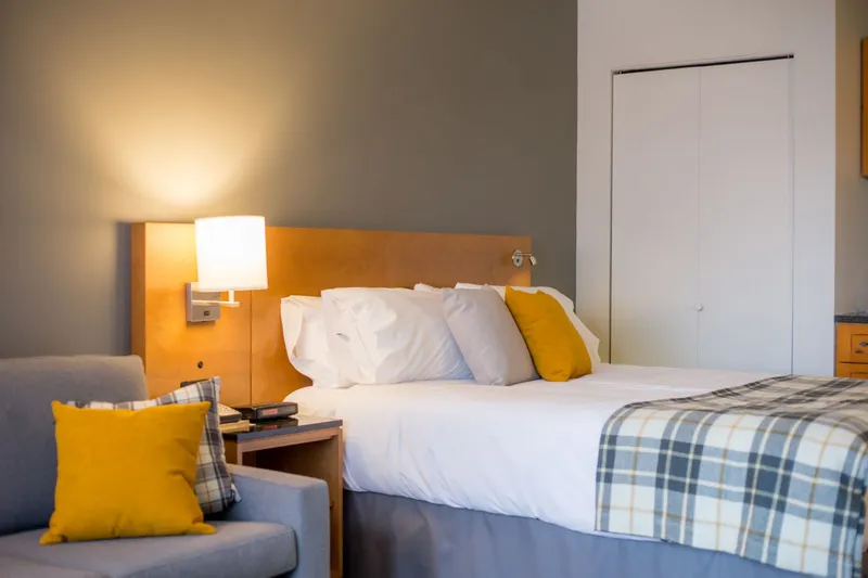 5d4d6ca2446c1 Lodge de la Montagne Hotel Room Queen Sofa Bed 4 min