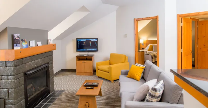 5d4d6f2451004 Lodge de la Montagne 1 Bedroom Condo Queen Sofa bed 1 min