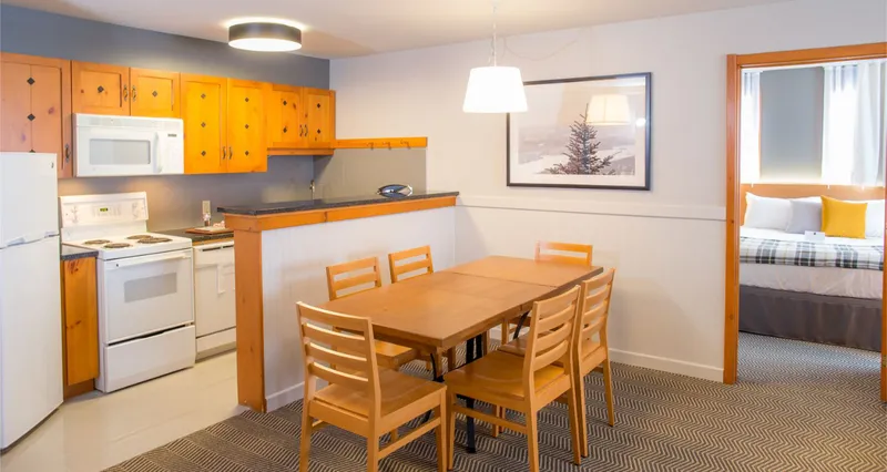 5d4d7199abff6 Lodge de la Montagne 2 Bedroom Condo 1 Queen 2 Doubles Sofa bed 3 min