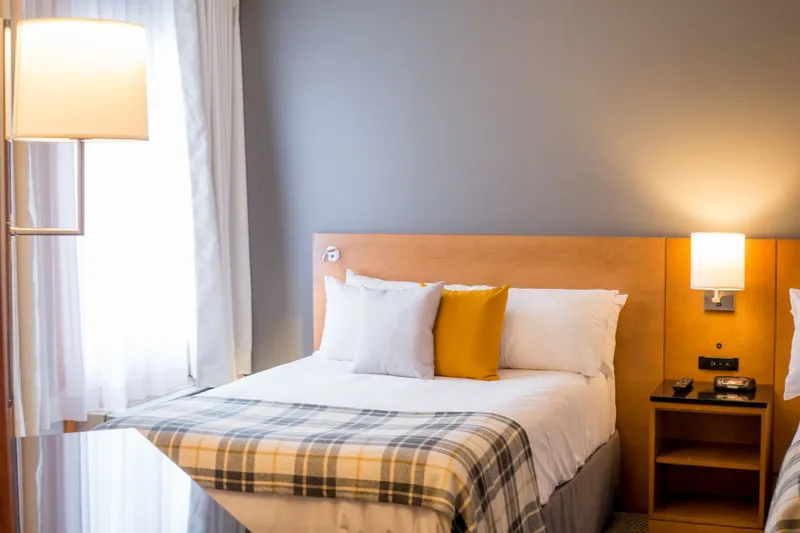 5d4d719d16aa0 Lodge de la Montagne 2 Bedroom Condo 1 Queen 2 Doubles Sofa bed 10 min