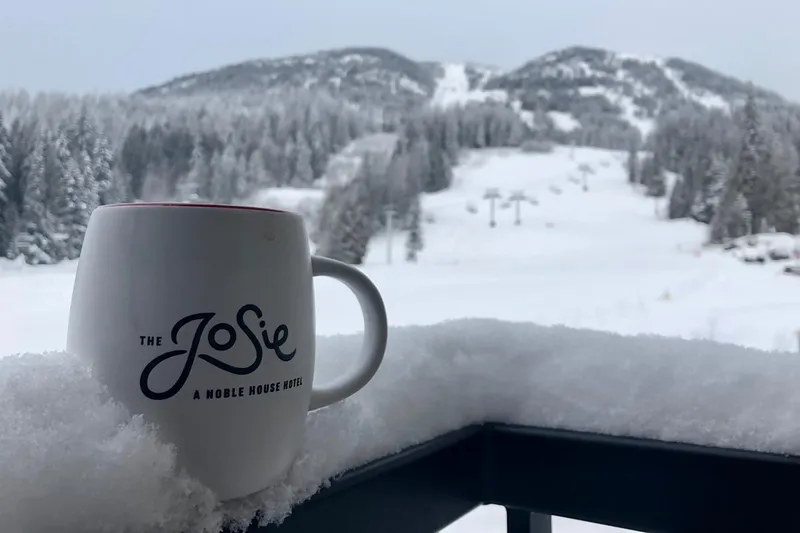 5d7a3511645533 Starting the day right at The Josie resized min