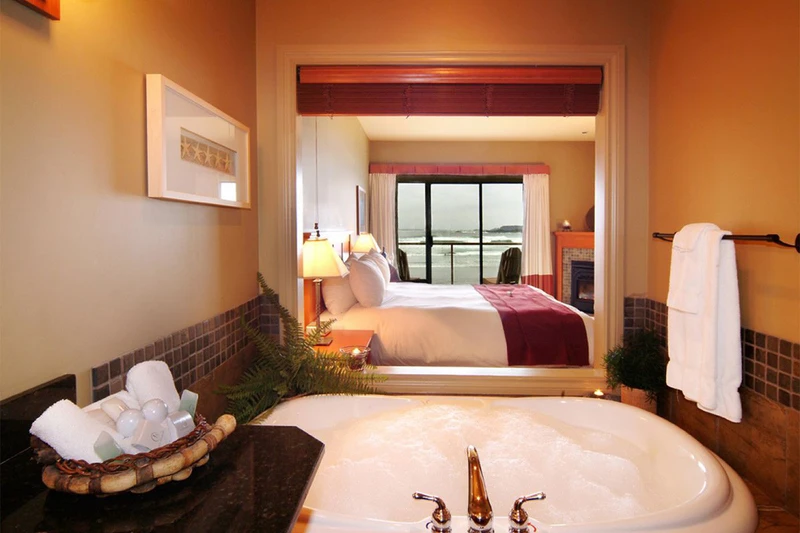 5d95e0cc74c57deluxebeachfrontv3