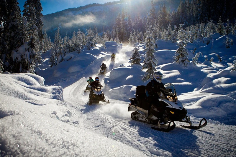 5dbabd9093266tag 14 Winter Snowmobiles 4 min