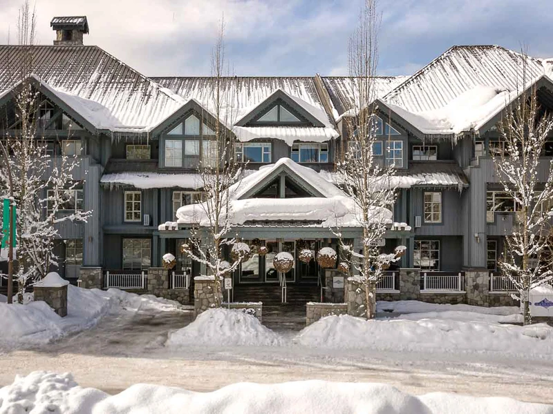 Glacier Lodge Exterior