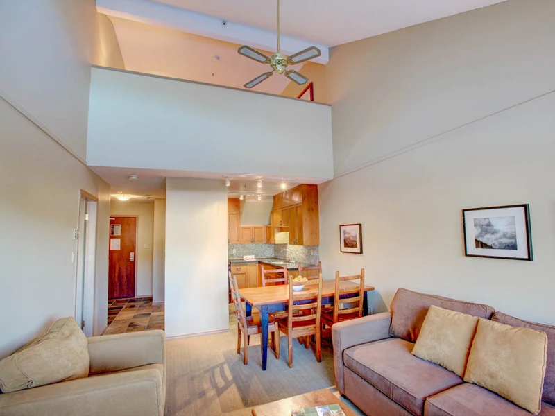 5dc59f0057543 Glacier lodge 1 bedroom with loft 1